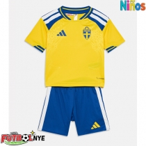 Camiseta Suecia Primera Equipación para niños Mundial 2026 manga corta (+ pantalones cortos)